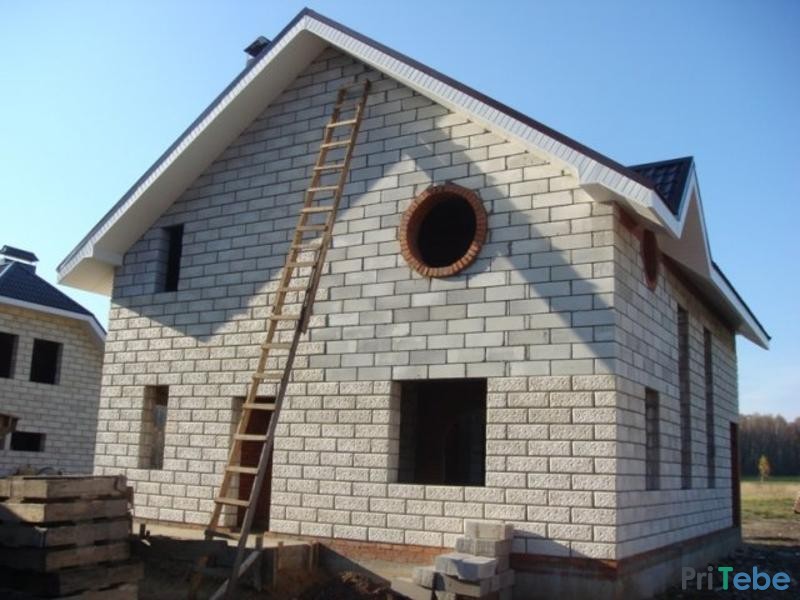Строительство дома из пеноблоков.